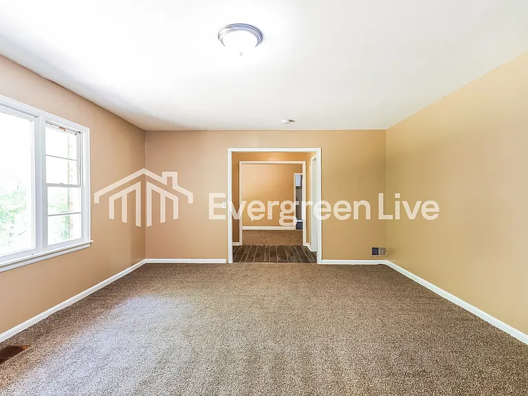 145 Grainger Dr — Photo 4
