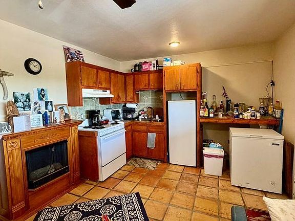 4th image of 611 Paseo Del Pueblo Norte #8