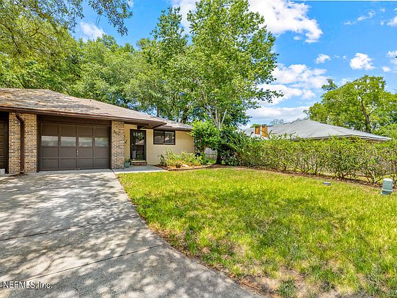 2nd image of 7465 COLONY COVE Lane