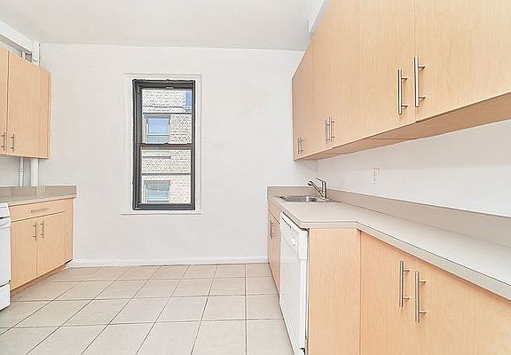 4th image of 344 Fort Washington Ave APT 5A