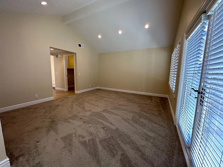 2933 Shamrock Ave — Photo 9