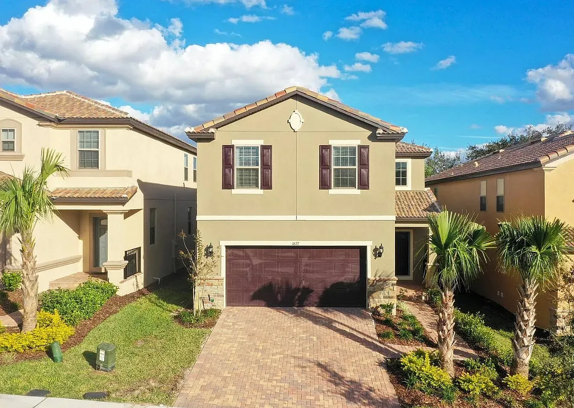 5 bed, 2792 sqft, $3,100 — Photo 1