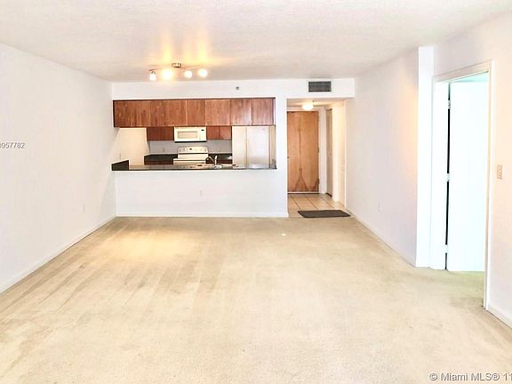 4th image of 1200 Brickell Bay Dr APT 2417