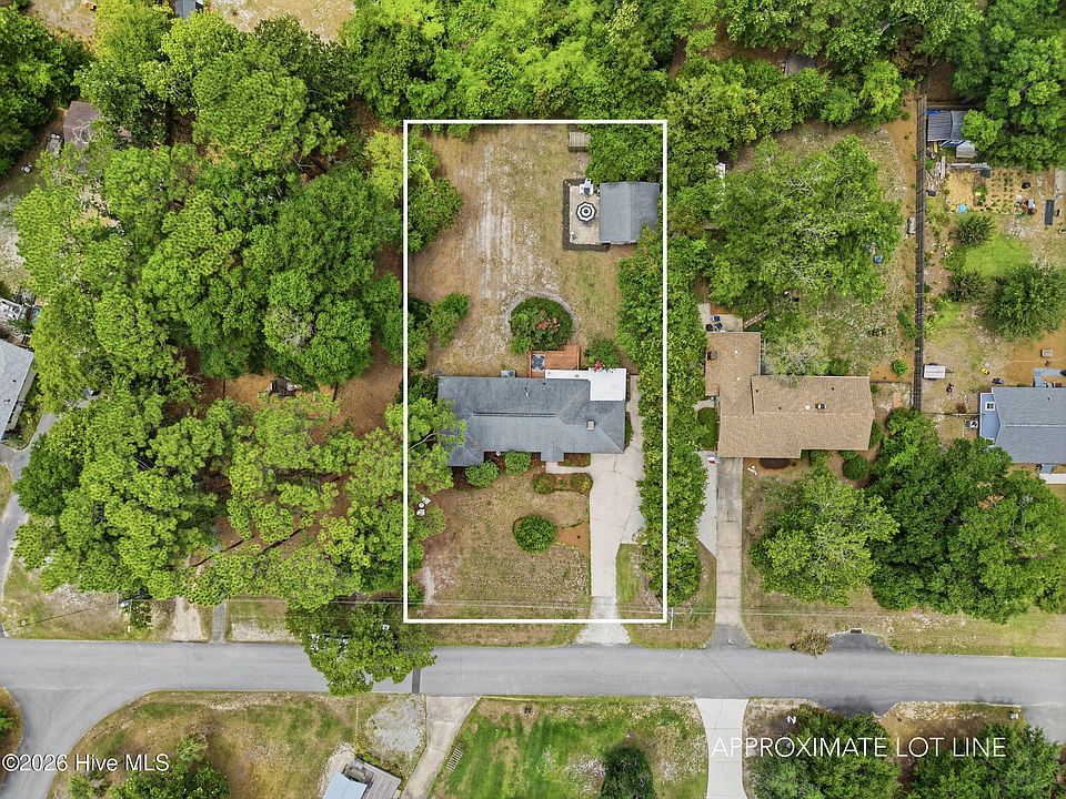 1st image of 805 Adelaide Drive