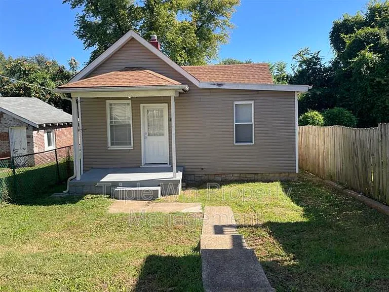 4831 Oldenburg Ave — Photo 1