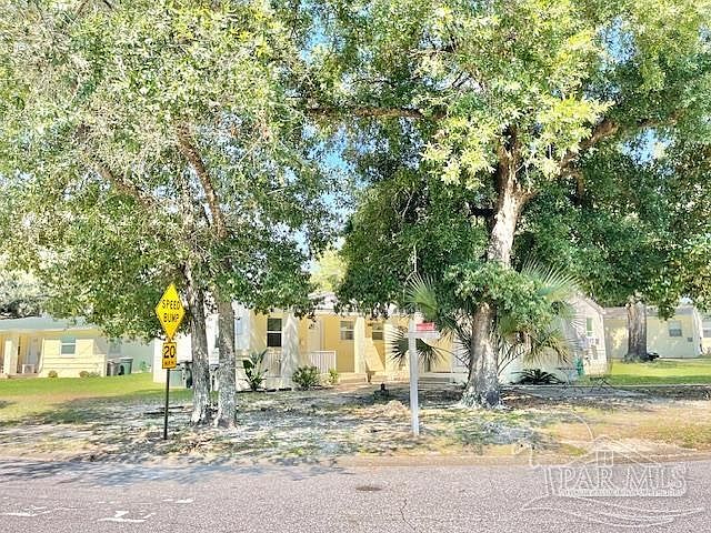 1st image of 107 Holmes Dr #3