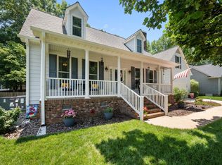 907 Stuart Dr, Mebane, NC 27302