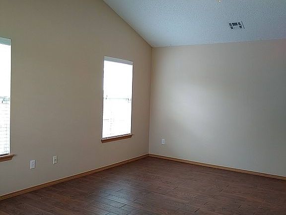 2nd image of 1506 Linwood Cir