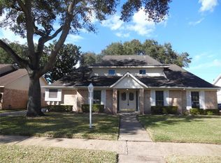 9218 Petersham Dr, Houston, TX 77031
