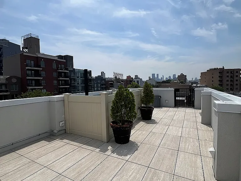 26-14 Hoyt Ave S #2A — Photo 24