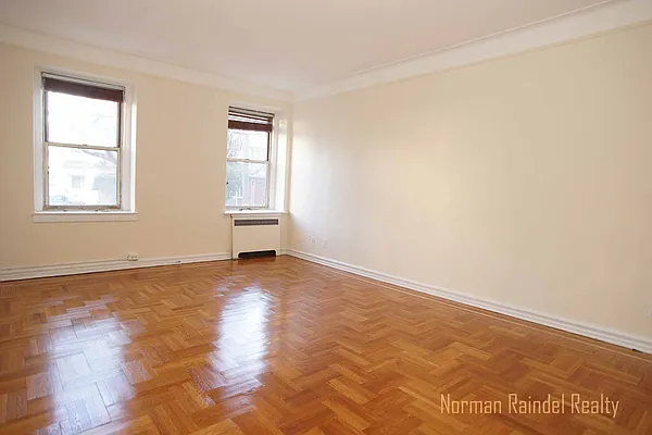 Rented by Norman Raindel, LREB | media 51