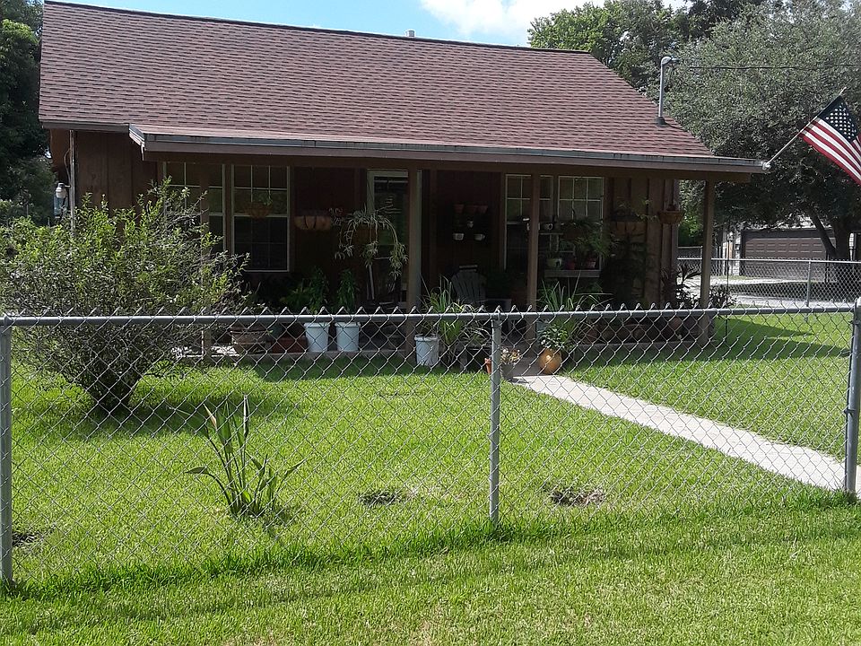 1st image of 902 Texas Ave