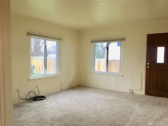 5th image of 1236 Ash Ave
