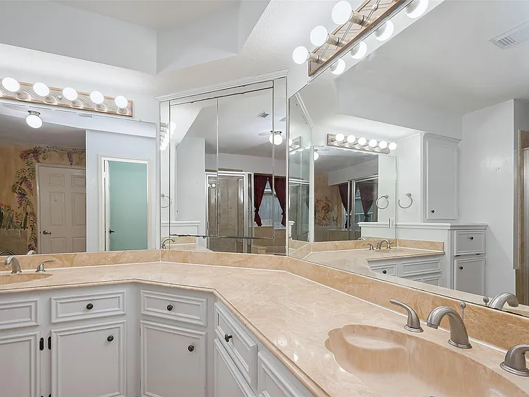 1103 Cheyenne Meadows Dr — Photo 45