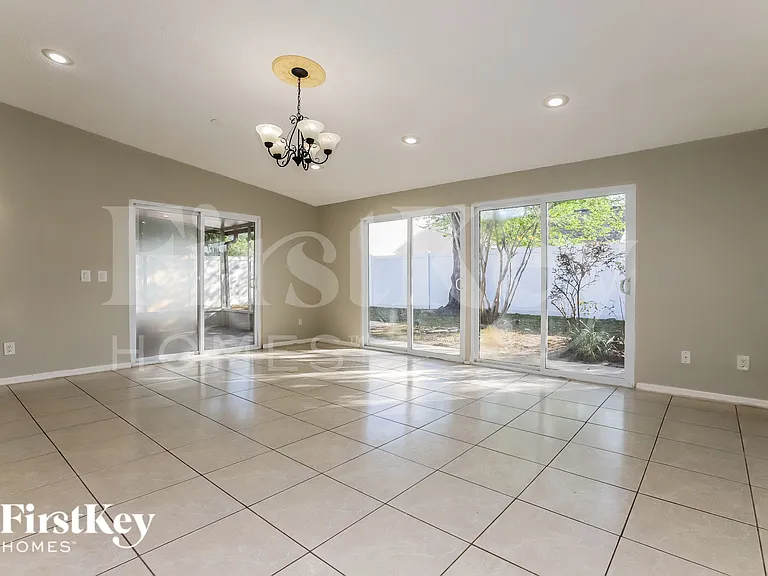 9728 Fox Hollow Rd — Photo 3