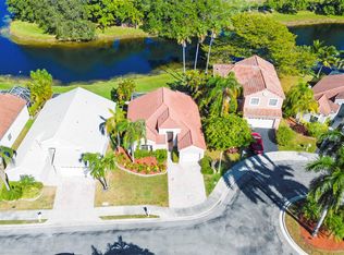 576 Bridgeton Rd, Weston, FL 33326