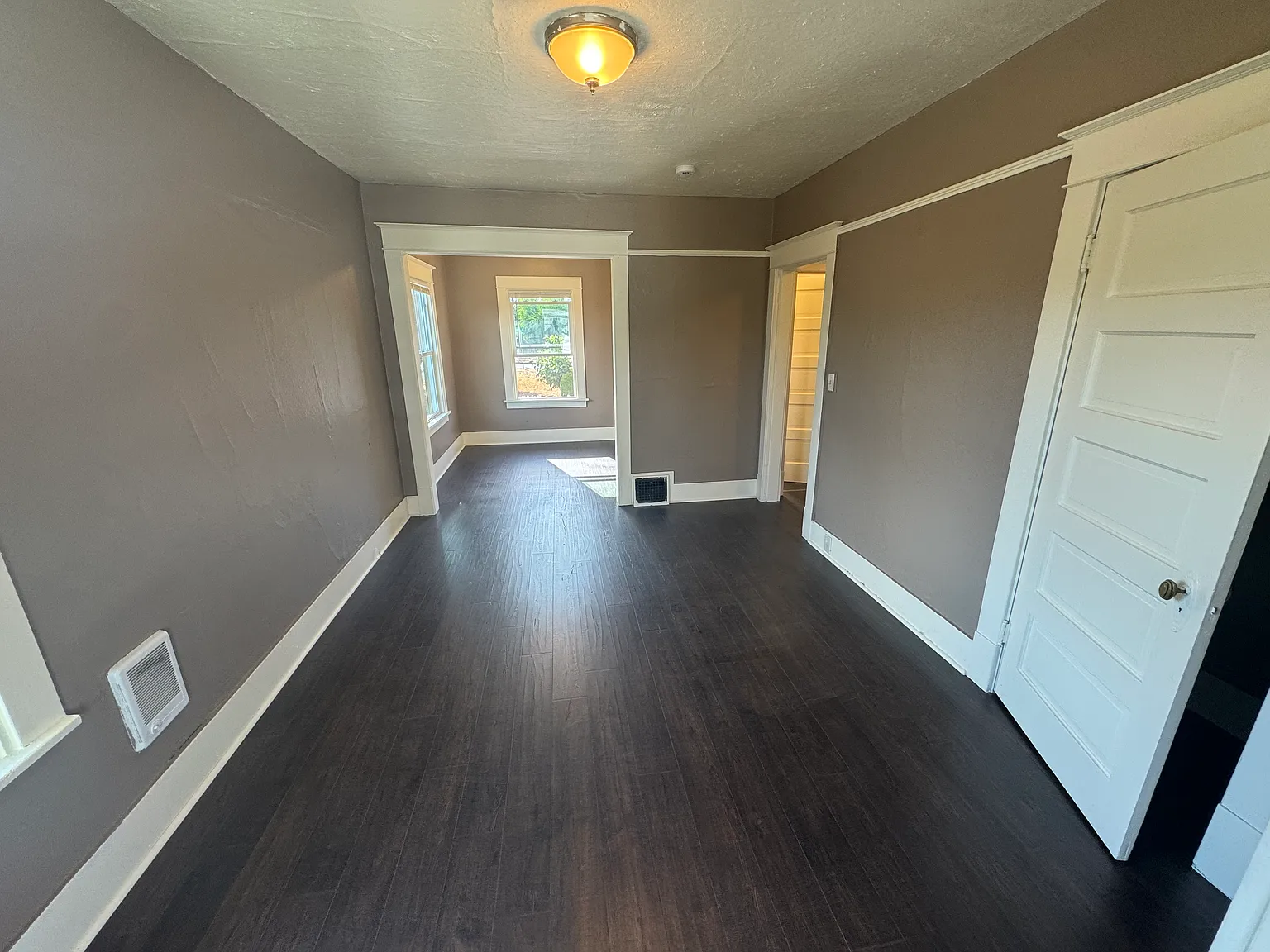 2 bed, 1100 sqft, $1,995 — Photo 2