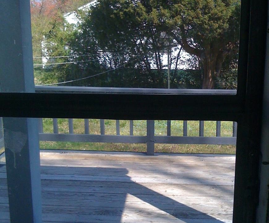 2nd image of 1523 Yale Ave