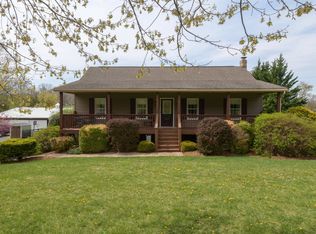 1041 Patton Farm Rd, Stuarts Draft, VA 24477