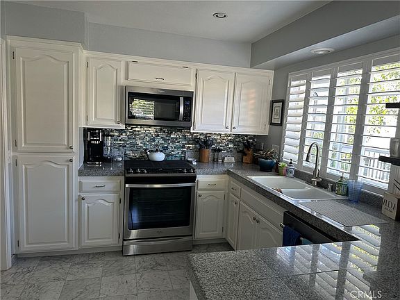 5th image of 619 Riviera Cir