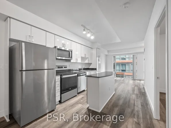 50 John St #1018, Toronto, ON M5V 3T5