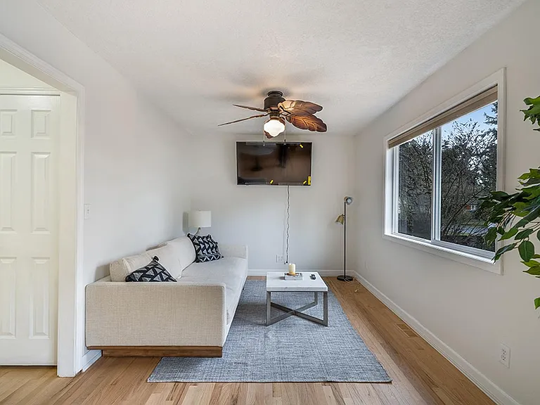 8912 NE Russell St — Photo 10
