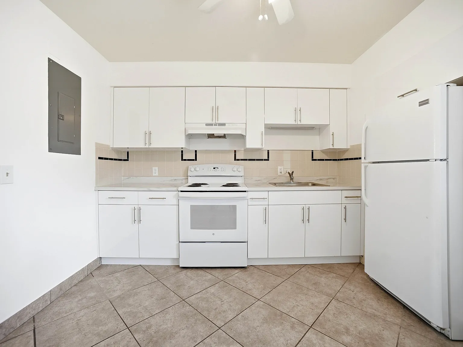 1 bed, 750 sqft, $1,250 — Photo 3