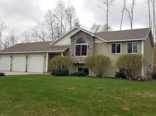 949 E Ludington Dr, Farwell, MI 48622
