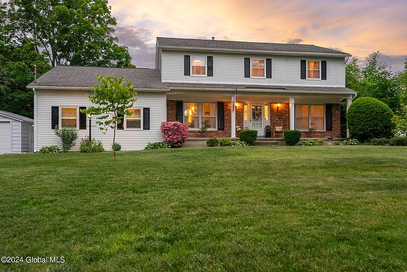 4th image of 144 Acorn Drive