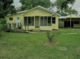 608 Trinity St, Anahuac, TX 77514