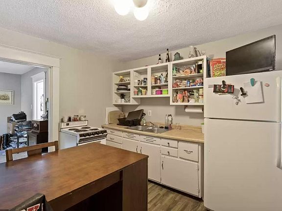 4th image of 1603 Willis Ave #2