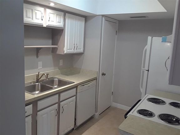 3rd image of 2953 Antares Cir