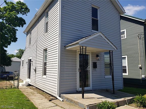 2nd image of 918 Indiana St