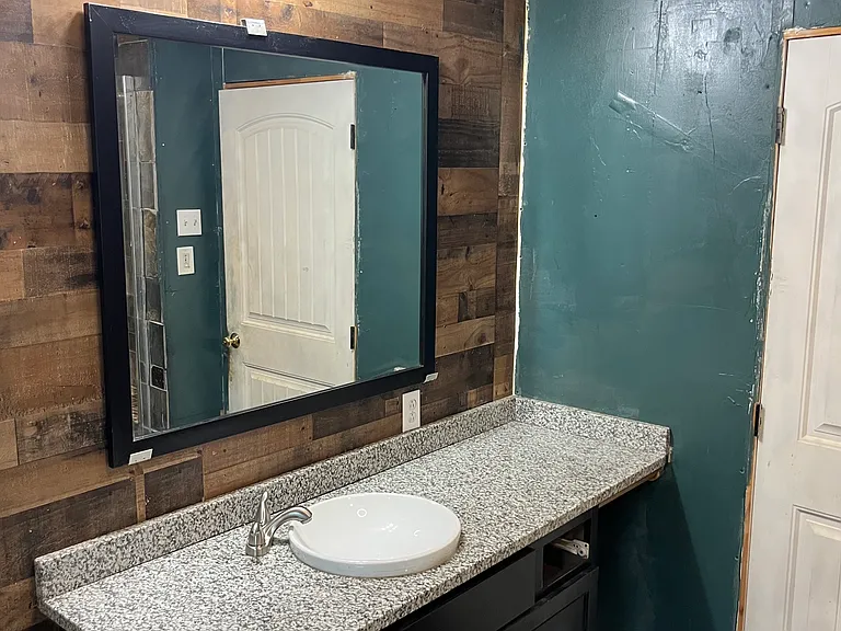 661 E Crow St — Photo 11