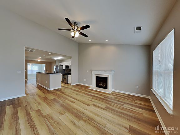 4th image of 2031 Wexford Way