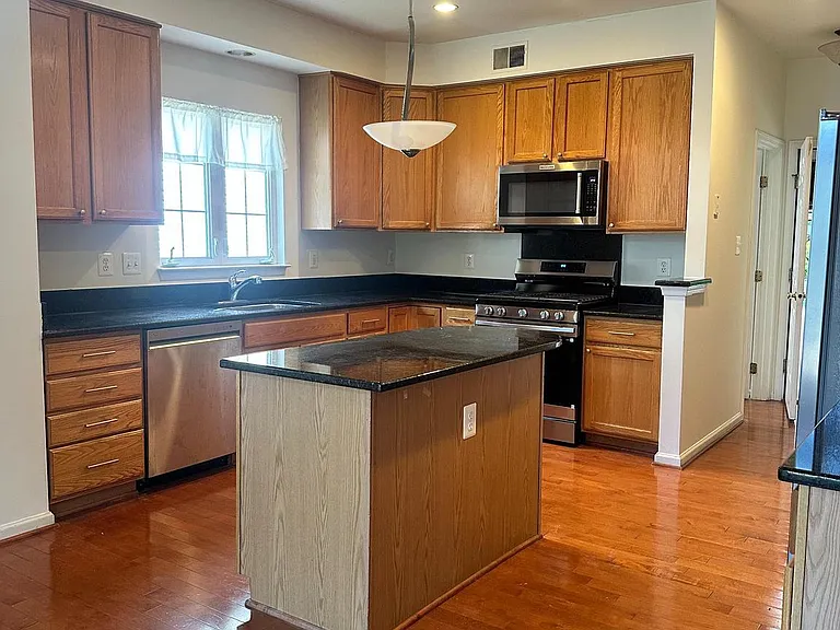 25889 Spurling Ln — Photo 6