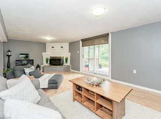 124 Pinedale Dr #2, Kitchener, ON N2E1J7