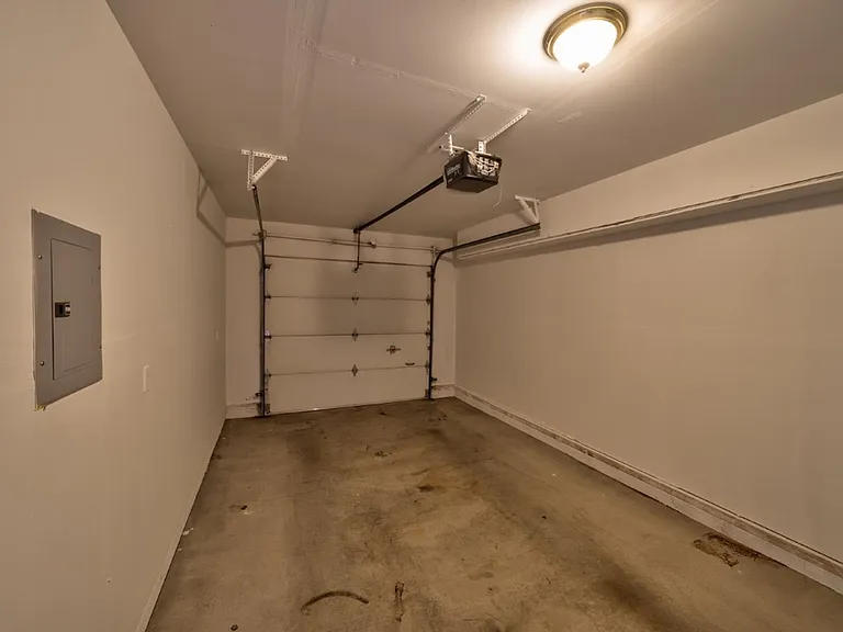 1133 NE Hidden Valley Dr #A-D — Photo 19