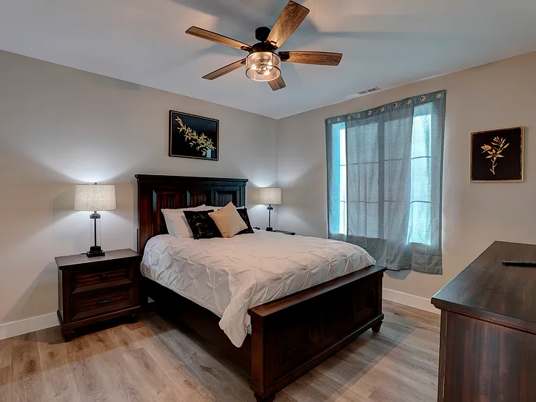 855 Lincoln Dr — Photo 16