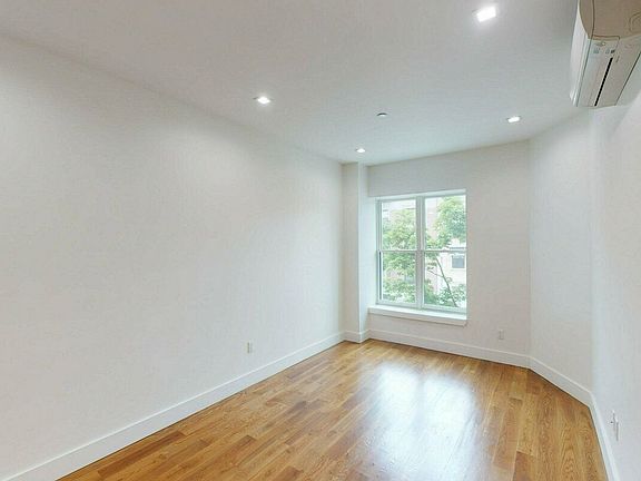5th image of 2561 Bedford Ave #2A