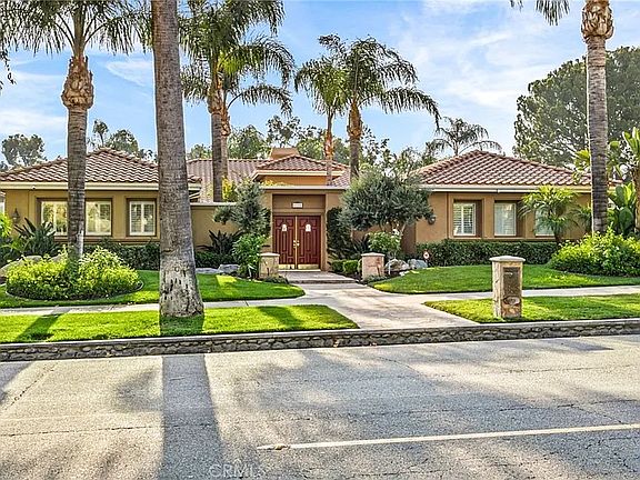 3rd image of 6718 Etiwanda Ave