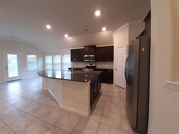 4th image of 1514 Ancient Oak Ln