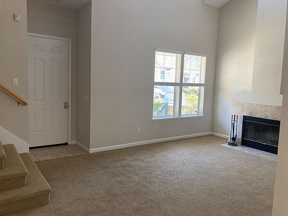 3rd image of 105 Manchester Ln