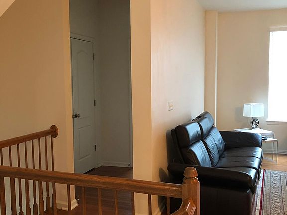 2nd image of 21 Flint Ct