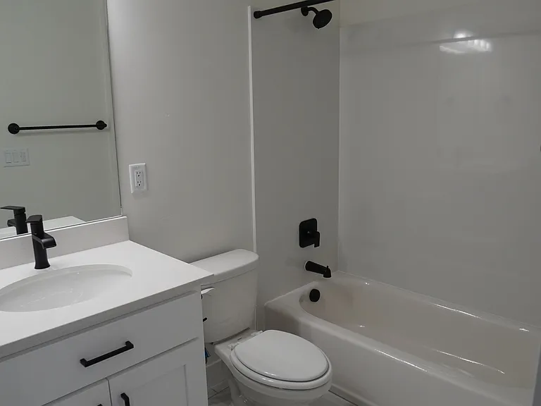 1558 S 150 W — Photo 23