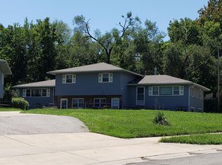 1807 W 4th St, Lawrence, KS 66044