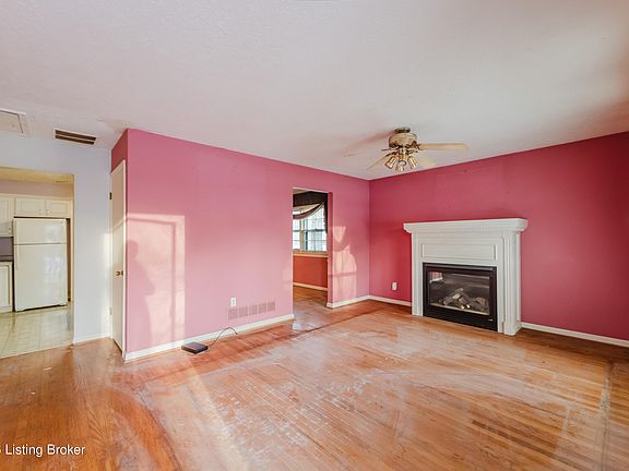 3rd image of 925 Fenley Ave