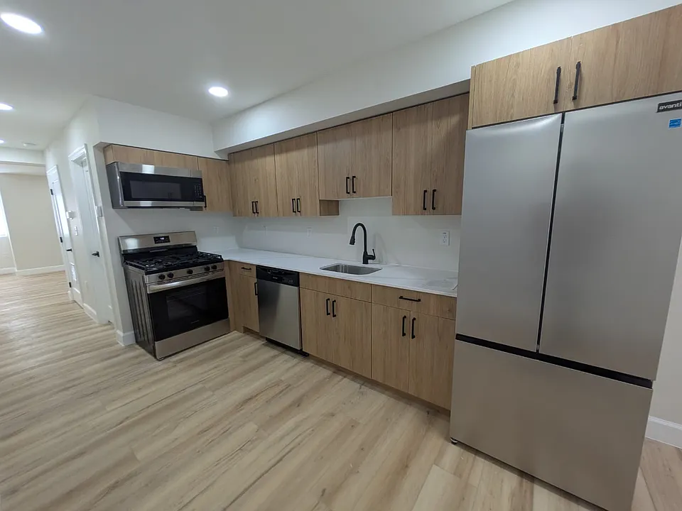 44 Warner St #B15