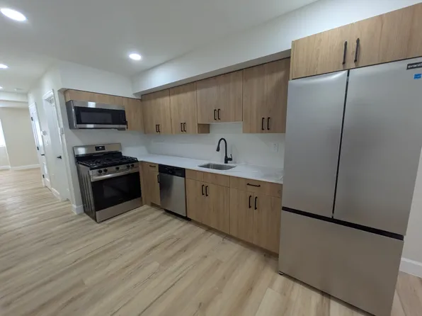 44 Warner St #B15, Hamden, CT 06514