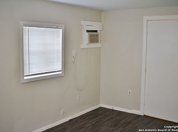 4th image of 223 Charcliff Dr
